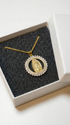 Pendentif collier religieuse