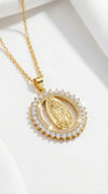 Pendentif collier religieuse